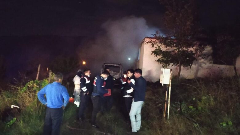 Son dakika… Sakarya’da evde çıkan yangında baba ve üç çocuğu yaşamını yitirdi